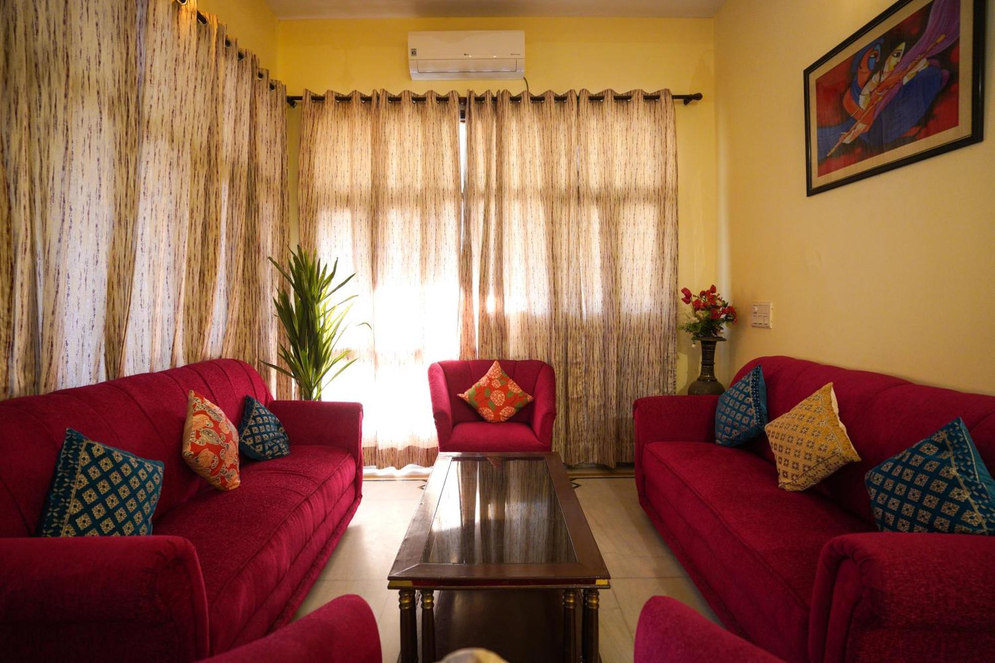 Hotel Neeraj Bhawan- Triveni Ghat Rishīkesh Dış mekan fotoğraf