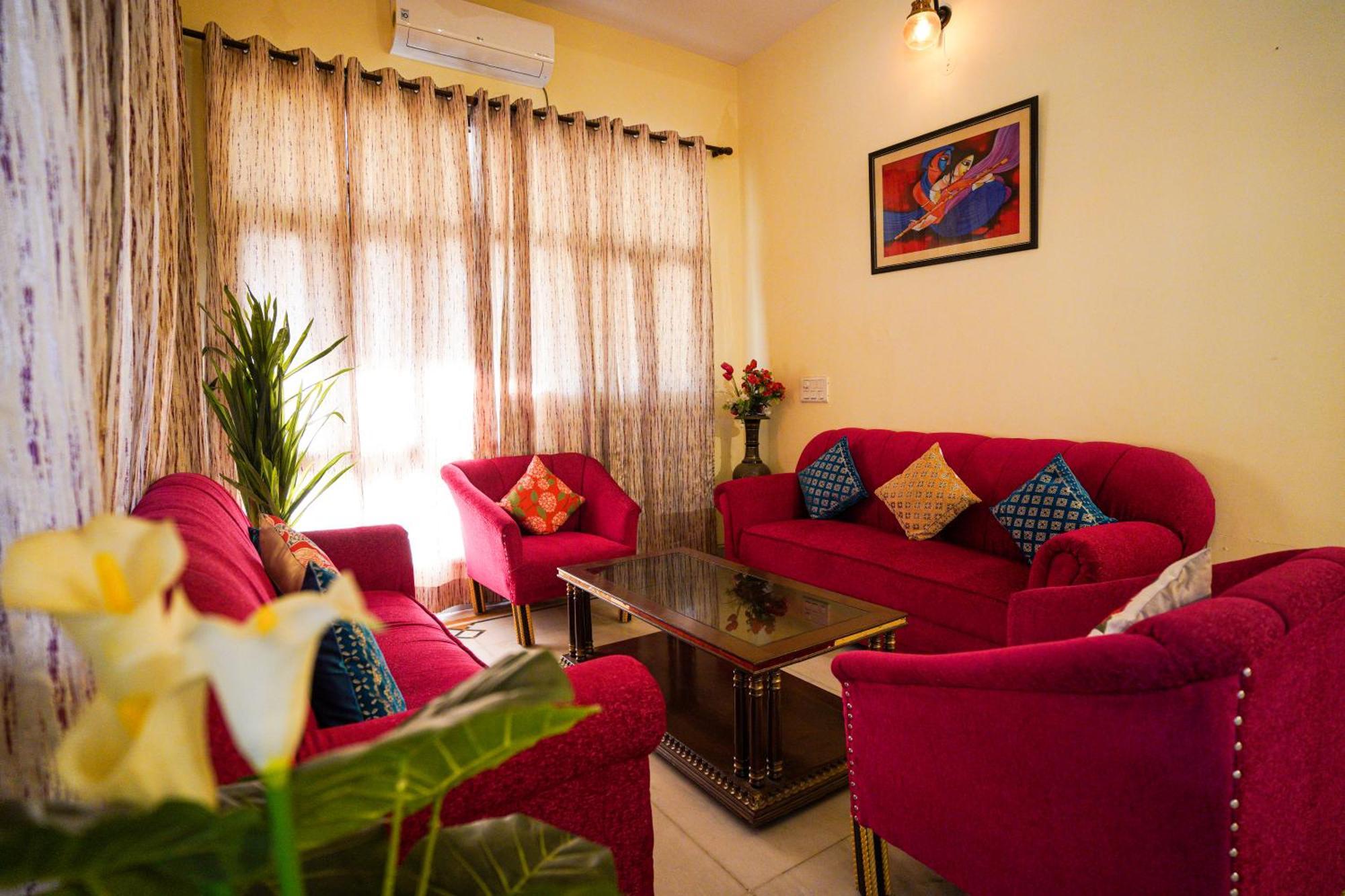 Hotel Neeraj Bhawan- Triveni Ghat Rishīkesh Dış mekan fotoğraf