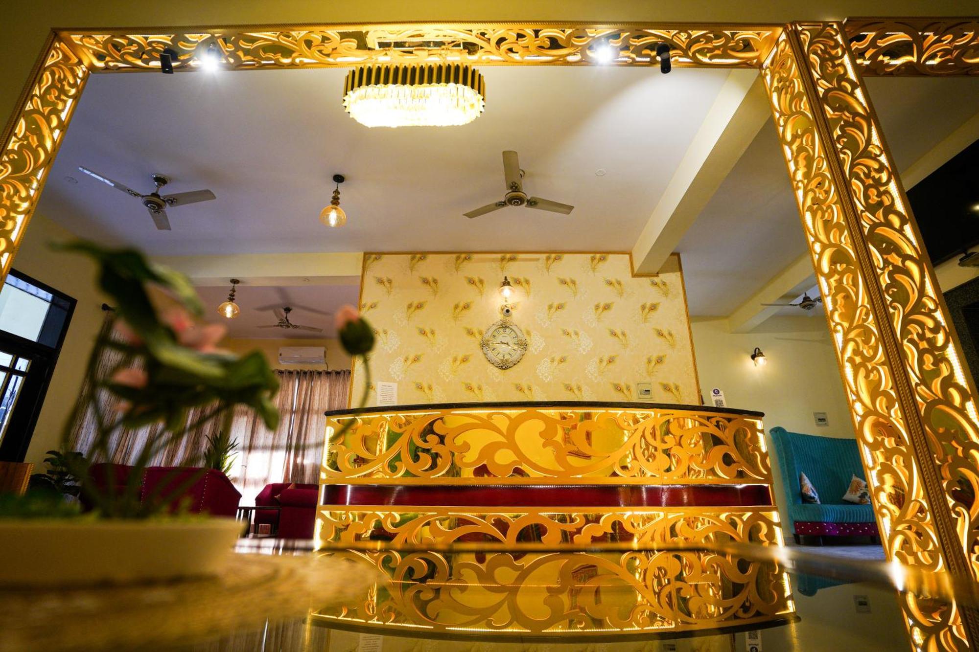 Hotel Neeraj Bhawan- Triveni Ghat Rishīkesh Dış mekan fotoğraf