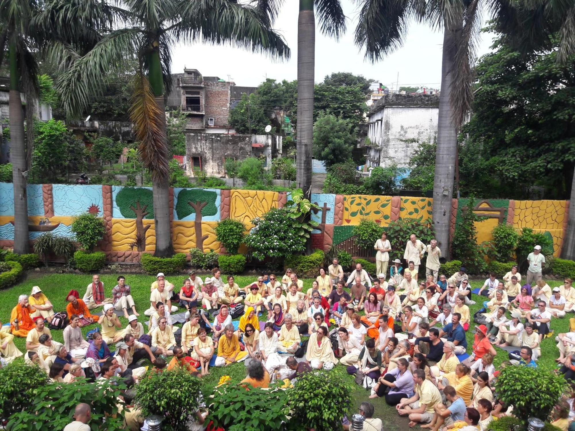 Hotel Neeraj Bhawan- Triveni Ghat Rishīkesh Dış mekan fotoğraf