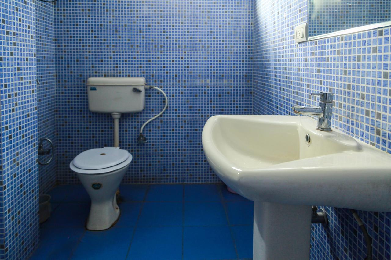 Hotel Neeraj Bhawan- Triveni Ghat Rishīkesh Dış mekan fotoğraf