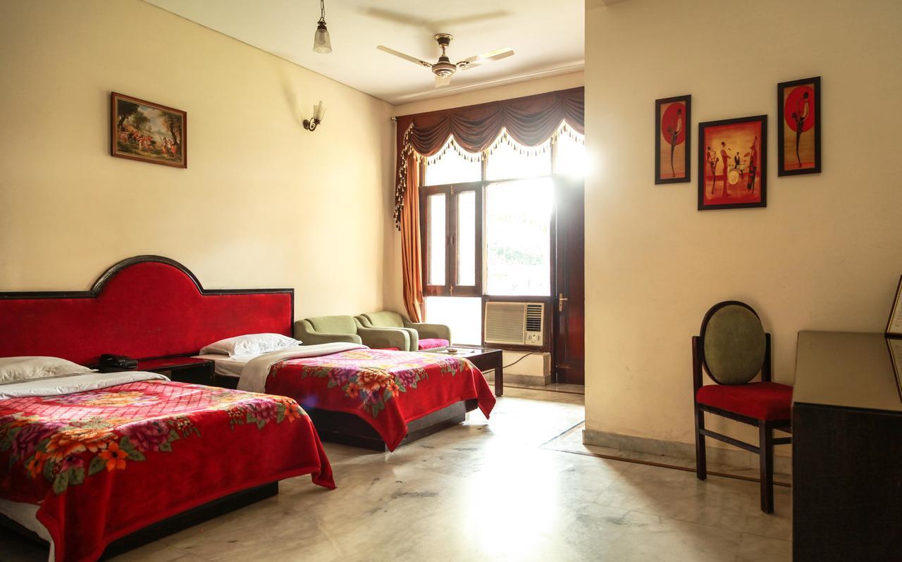 Hotel Neeraj Bhawan- Triveni Ghat Rishīkesh Dış mekan fotoğraf