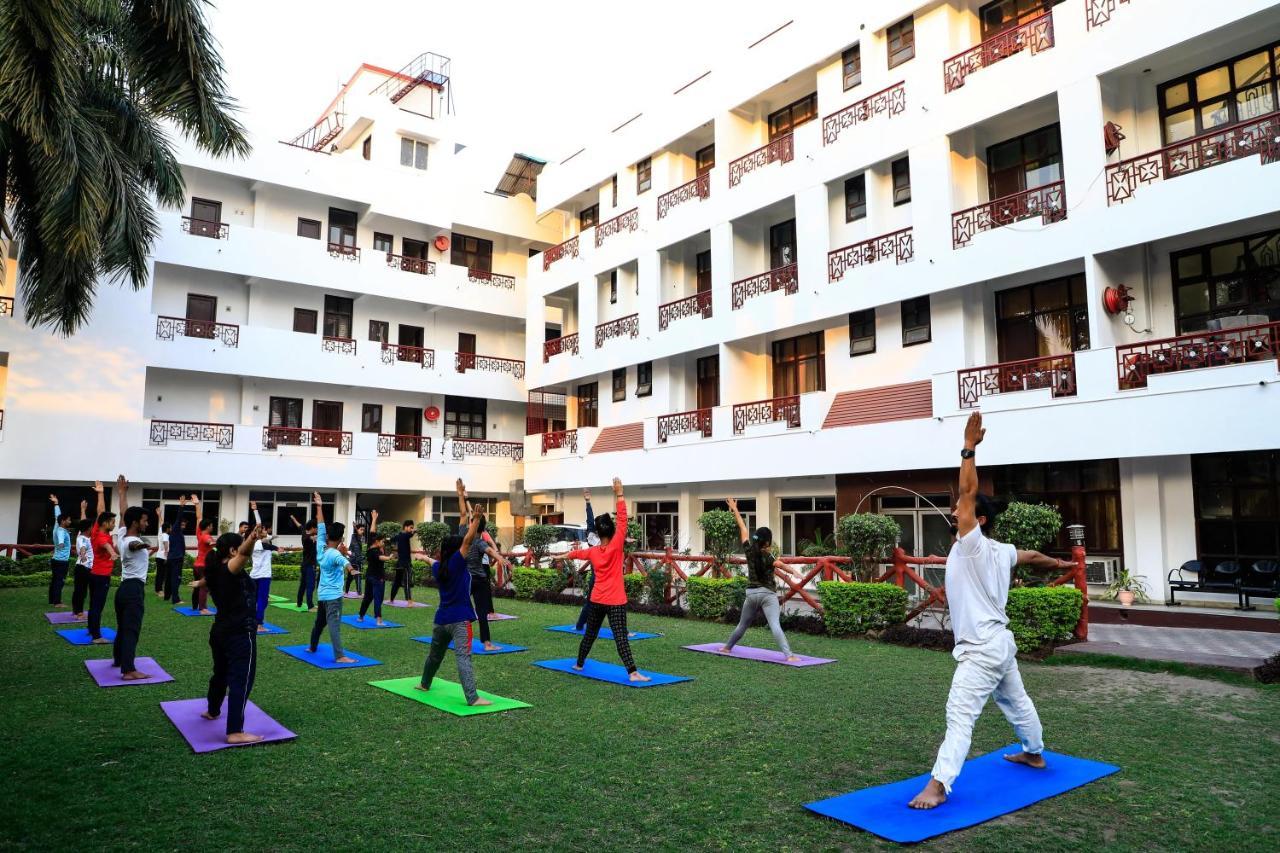 Hotel Neeraj Bhawan- Triveni Ghat Rishīkesh Dış mekan fotoğraf