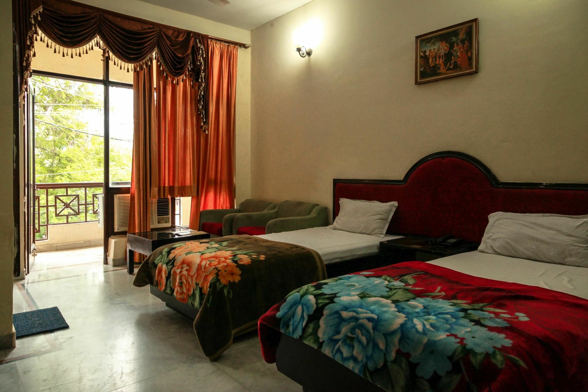 Hotel Neeraj Bhawan- Triveni Ghat Rishīkesh Dış mekan fotoğraf